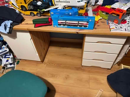 Photo of Desk (Bilton HG1) #1