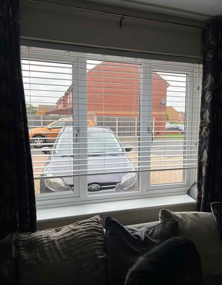 Photo of free White wood Venetian blind (Bromsgrove B61) #2