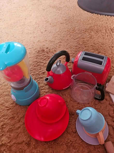 Photo of free Childrens toy kitchen with Accessories (Finsbury Park N4) #4