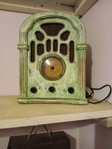 Photo of free Radio (RH1 Redhill) #1