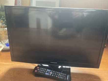 Photo of free TV & remote (Chevy Chase DC) #1