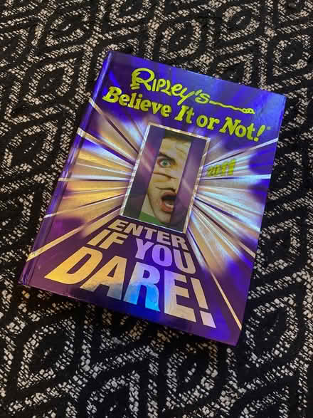 Photo of free Riley’s believe it or not book 2011 (Harold Hill RM3) #1