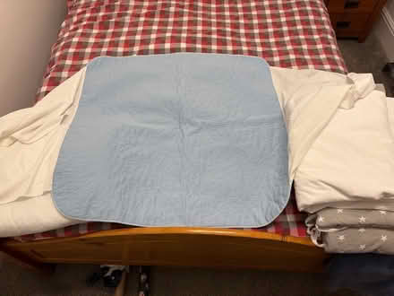 Photo of free Single Bed pad with wings (Congleton CW12) #1