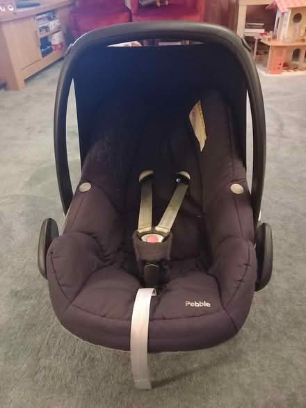 Photo of free Maxi Cosy Pebble car seat (Lisvane CF14) #1