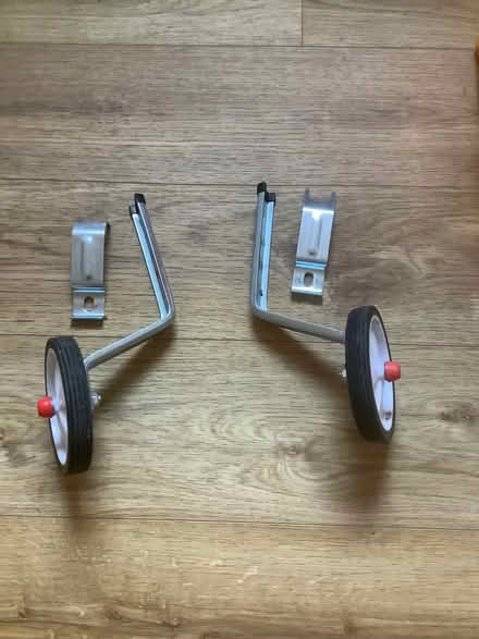Photo of free Pair of stabilisers (Pewsham SN15) #1