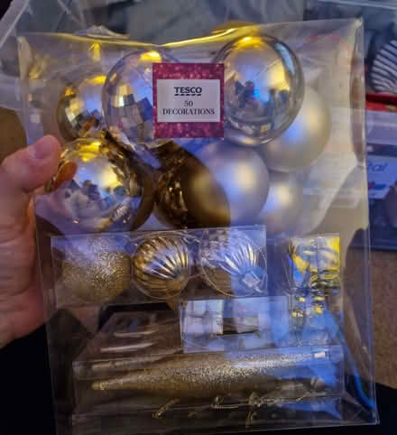Photo of free Gold christmas tree decorations (Wildridings RG12) #3