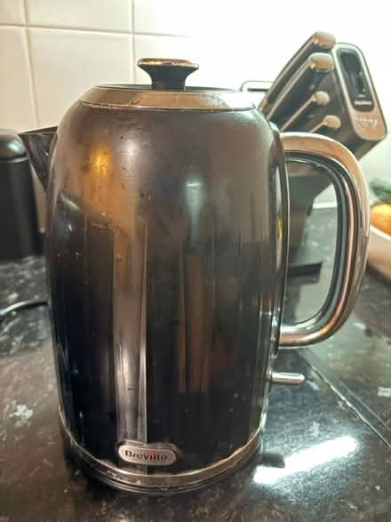 Photo of free Breville Toaster & kettle (UB1) #3