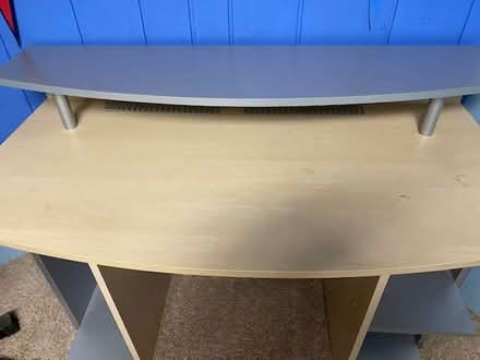 Photo of free Desk in Excellent Condition (North part of Buffalo Grove) #3