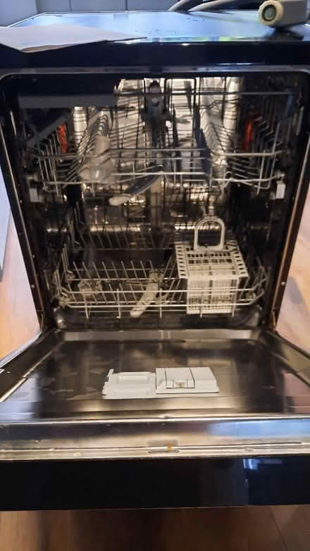 Photo of free Hotpoint Dishwasher (LU3) #2