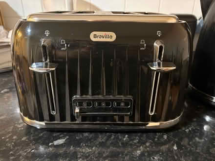 Photo of free Breville Toaster & kettle (UB1) #2