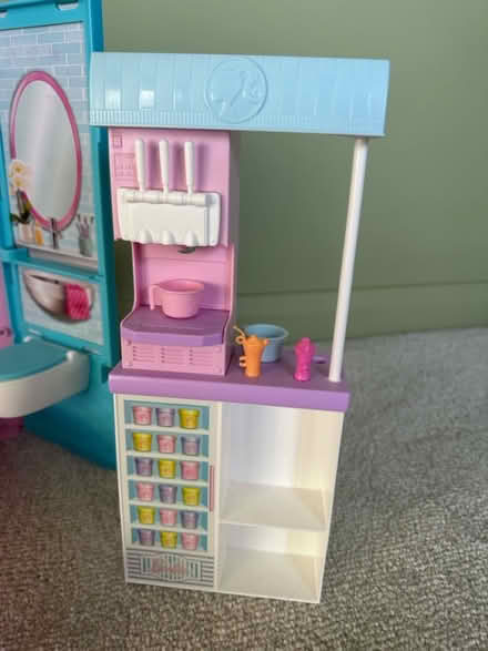 Photo of free Barbie folding house (Chelmsford CM2) #4