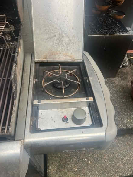 Photo of free Weber Genesis natural gas grill (Spanaway) #4