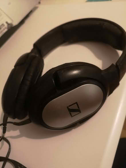 Photo of free ZENNHEISER headphones, broken (Streatham SW16) #1