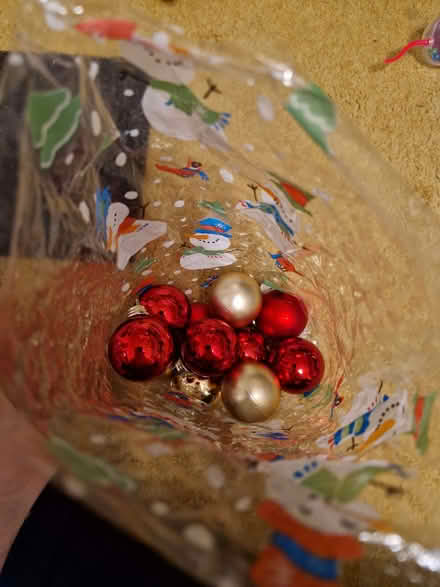 Photo of free Small red and gold baubles (Wildridings RG12) #1