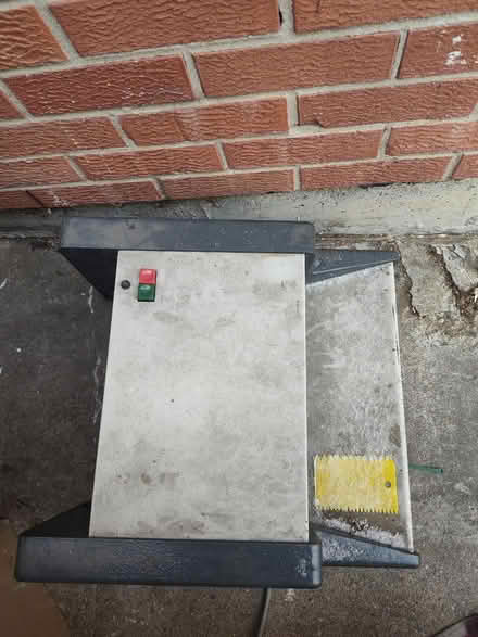 Photo of free Heavy Duty Paper Shredder (80030) #1