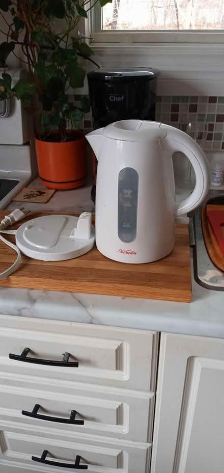 Photo of free Electric kettle (Hintonburg) #2