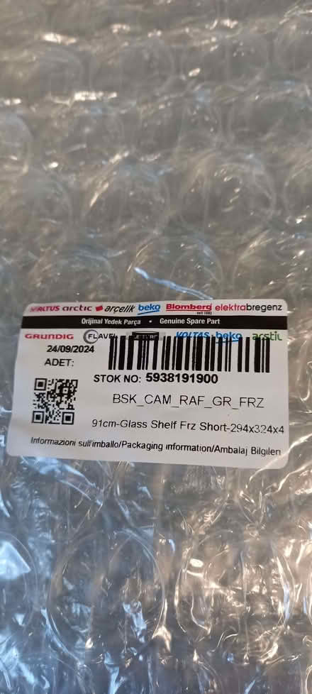 Photo of free 4 x Clear glass shelves 294mm x 324mm x 4mm (Gleadless S12) #2