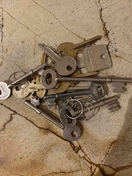 Photo of free keys, artwork, chime in garden (Blagdon BS40) #1