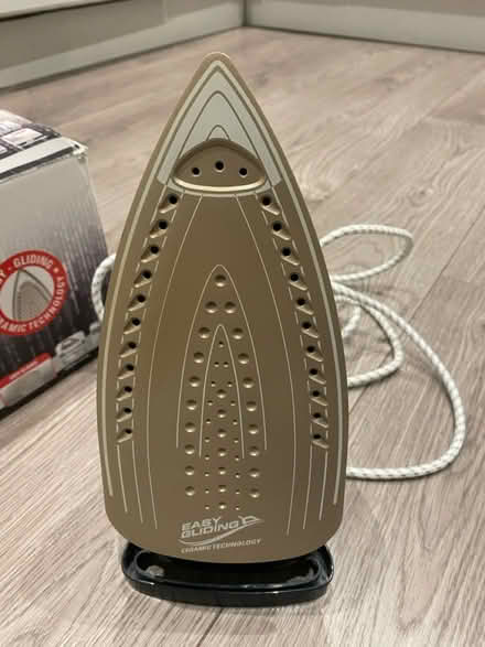 Photo of free Tefal iron. Broken button (Purley CR8) #2