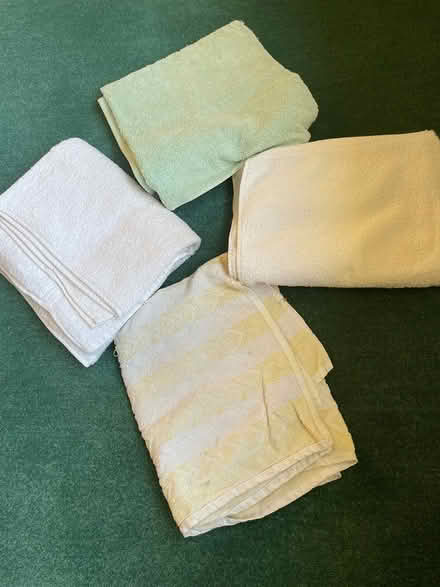 Photo of free Bath towels (Yarnton ox51nd) #1