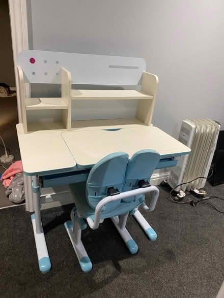 Photo of free Kids desk (NG10 (Sandiacre)) #1