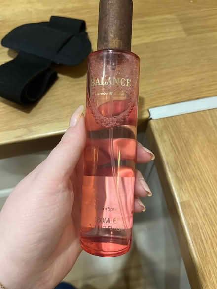 Photo of free room perfume (SK1, central stockport) #1