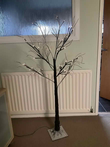 Photo of free Snow effect pre lit Christmas tree (Greenhill DY10) #3