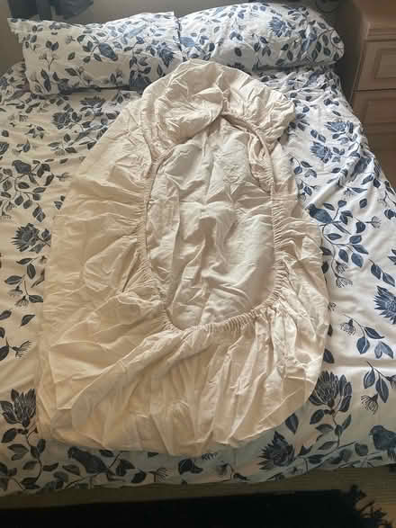 Photo of free Single fitted sheet (Raynes Park (SW20)) #1