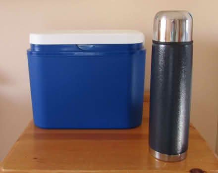 Photo of free coldbox and flask (Furnace Green RH10) #1