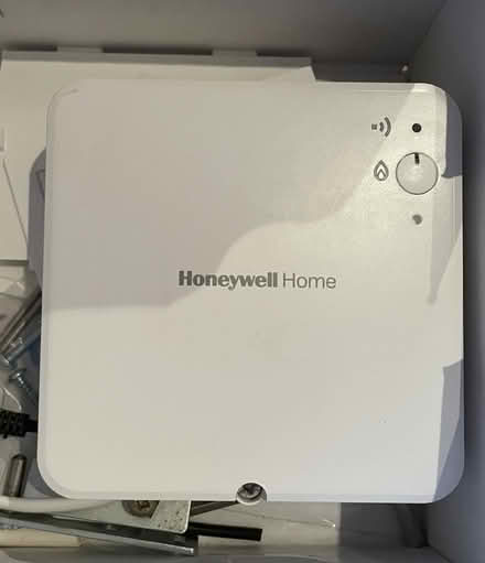 Photo of free Wireless programmable thermostat (Islington, N19) #3