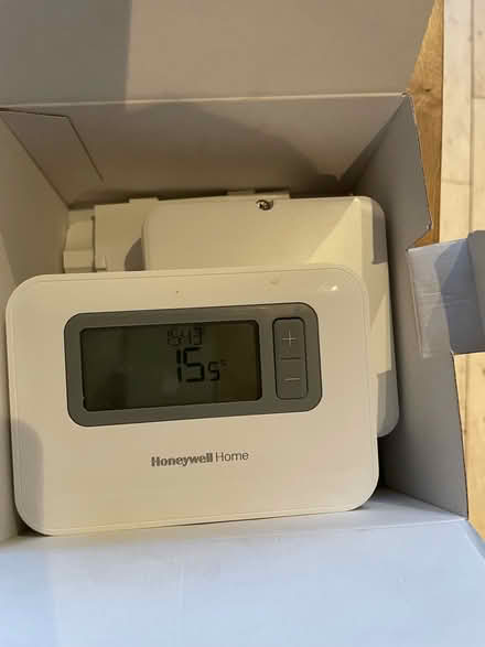 Photo of free Wireless programmable thermostat (Islington, N19) #2