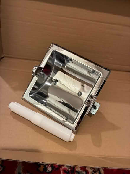 Photo of free In-wall toilet paper holder (Fremont, near Lenin statue) #1