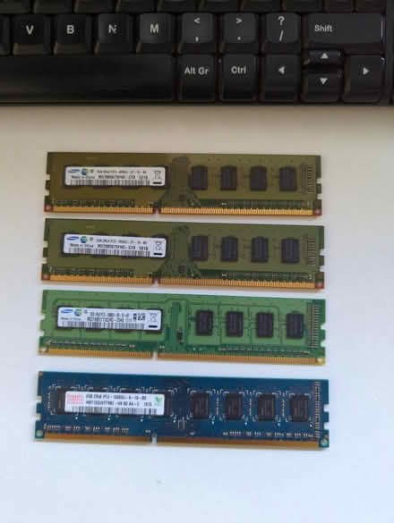 Photo of free 4 x 2gb memory (LE182GZ) #1