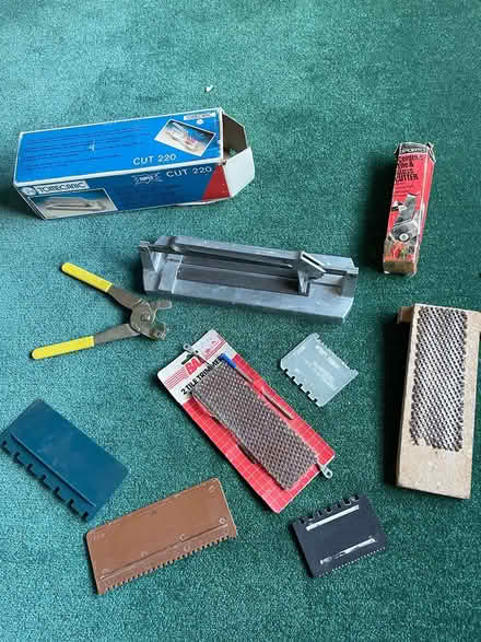 Photo of free Tiling tools (Yarnton ox51nd) #1