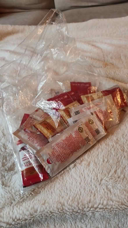 Photo of free Lots of sriracha to-go packets (Midtown/Boulevard Park) #1