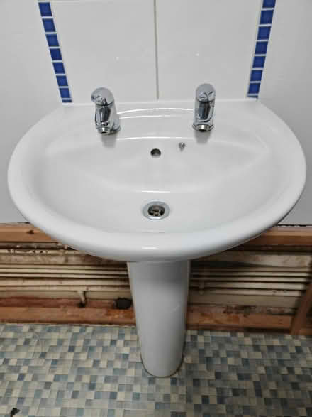 Photo of free Washbasin (Newtown RG1) #1