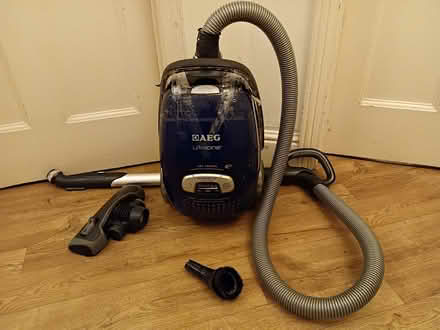 Photo of free Working vacuum cleaner but slightly falling apart (Headington OX3) #1