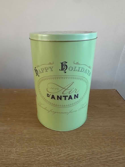 Photo of free Empty biscuit tin (Old Woking GU22) #2