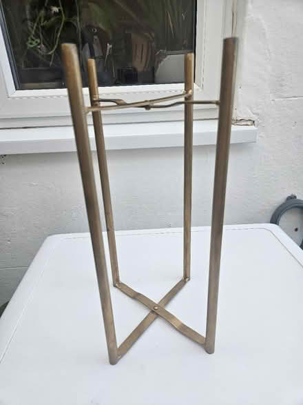 Photo of free Metal stand (RG4) #1