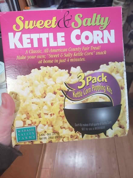 Photo of free sweet & salty kettle corn (Oak Park) #1