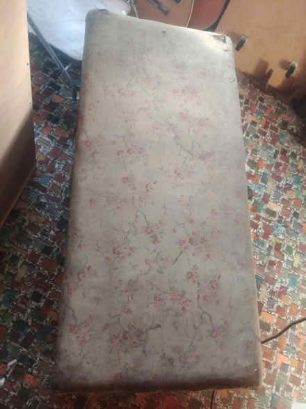 Photo of free Vintage ottoman (Nr South Norwood Lakes SE19) #3