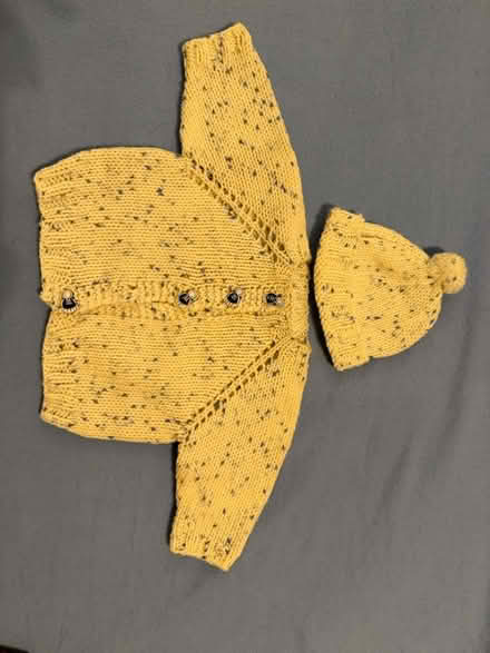 Photo of free Hand-knitted Set for Newborn (Washington Heights) #1
