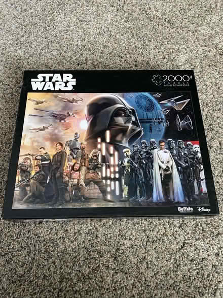 Photo of free 2000 piece Star Wars puzzle (Skokie) #1