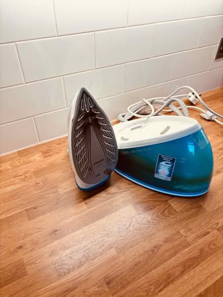 Photo of free Phillips steam Iron (Oxton CH43) #2
