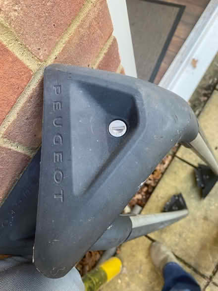 Photo of free Peugeot roofbars (Greenfields close, TN37) #2