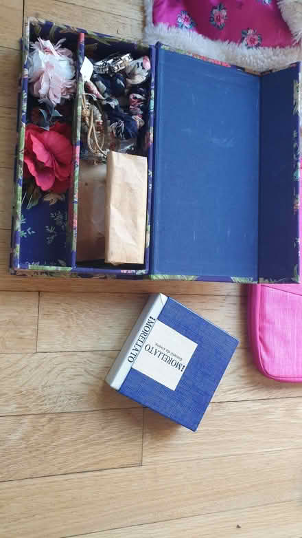 Photo of free Bag of stuff - 2 fitted sheet for toddler beds +++ (Iffley OX4) #2