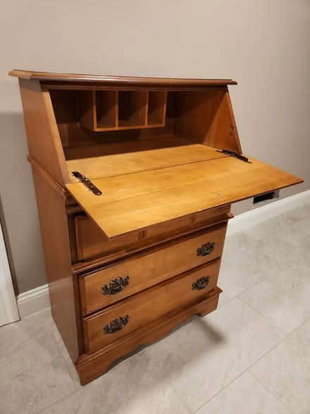 Photo of free Desk with Drawers (Hatfield) #2
