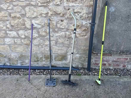 Photo of free Wire brush on yellow pole (Peasedown St John) #1