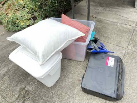 Photo of free Pillows Restaurant Cooktop Printer (58 Clark Street, San Rafael) #3