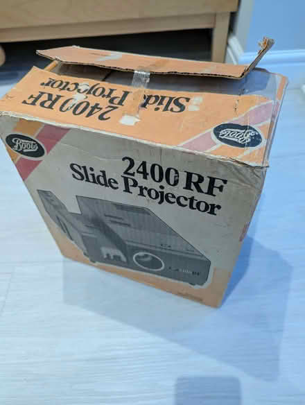 Photo of free Slide projector and slide cassettes (Eastbourne BN21) #2